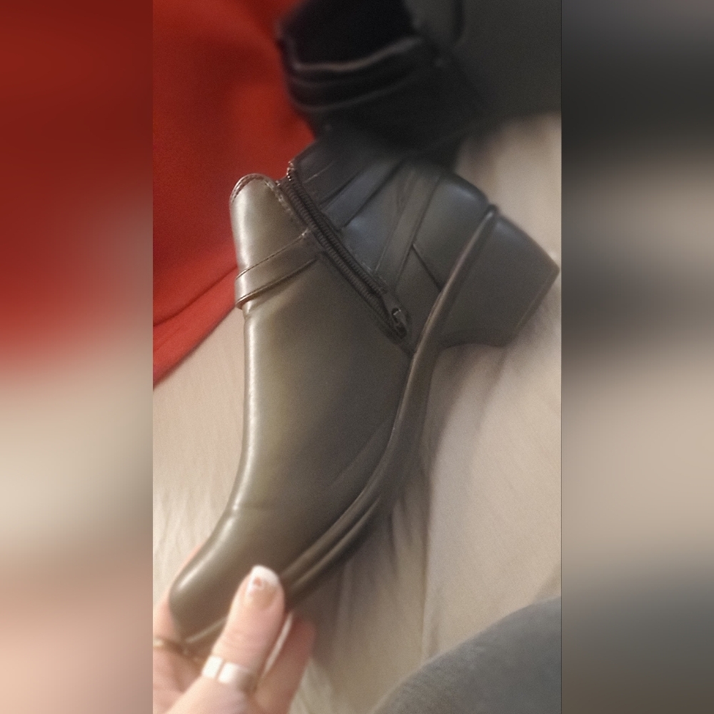 Boots - Picture 2 of 3